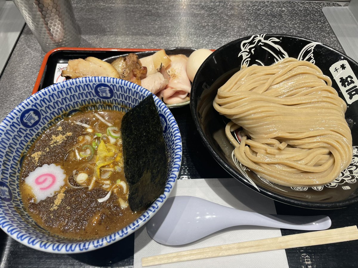 KiwamuCooking's tweet photo. 物凄く腹が減った(五郎さん風)
つけ麺が無性に食べたい。富田久しぶりに行きたいなぁ
#つけ麺 #グルメ https://t.co/tDpOFCJVTH