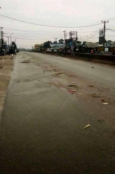 SaharaReporters's tweet photo. Nigeria's South-East Towns Deserted, Businesses Shut Despite Suspension Of Sit-at-home Order By IPOB Leader, Kanu | Sahara Reporters https://t.co/yvNOHlLd7R https://t.co/t1okIW1wR2