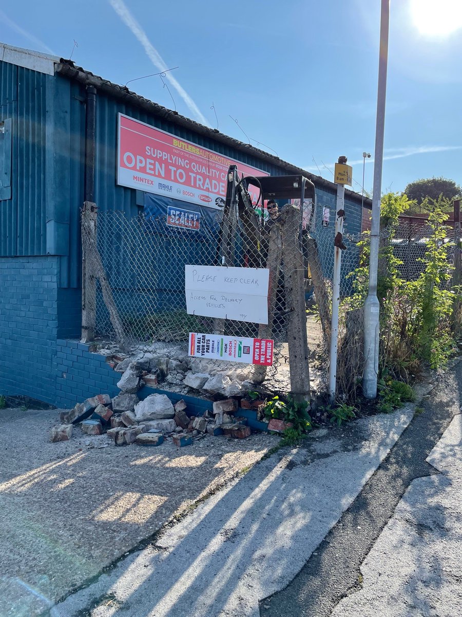 ButlersAuto's tweet image. “and the work begins…Butlers Automotive has commenced work on an extension of its Thomas Street premises!”