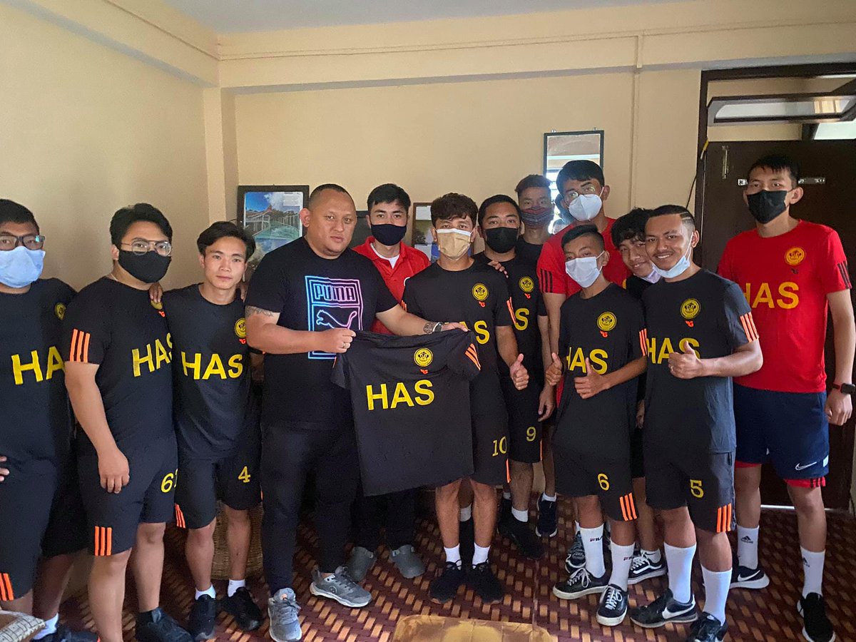 SikkimHomestay's tweet photo. HAPPY CLUB BOYS (HCB) FROM CHANDAMRI, TV TOWER LAUNCHED THEIR FOOTBALL JERSEY OFFICIALLY TODAY. 
CLUB MEMBERS THANKED PRESIDENT, HOME STAY ASSOCIATION OF SIKKIM(HAS) MR. JIGMEE DORJEE BHUTIA AND MR. PINTSO GYATSO, G.S FOR THIER KIND SUPPORT. https://t.co/2bG2CWIlHP
