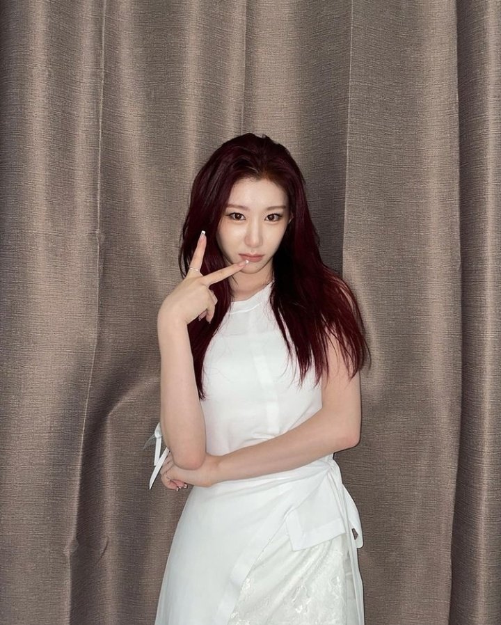 Pre_eat_mochis's tweet photo. In case you have'nt seen chaeryyy all day 
⌯'▾'⌯

#ITZYweek 
#CHAERYEONG 
#chaery https://t.co/yFvomaEy68