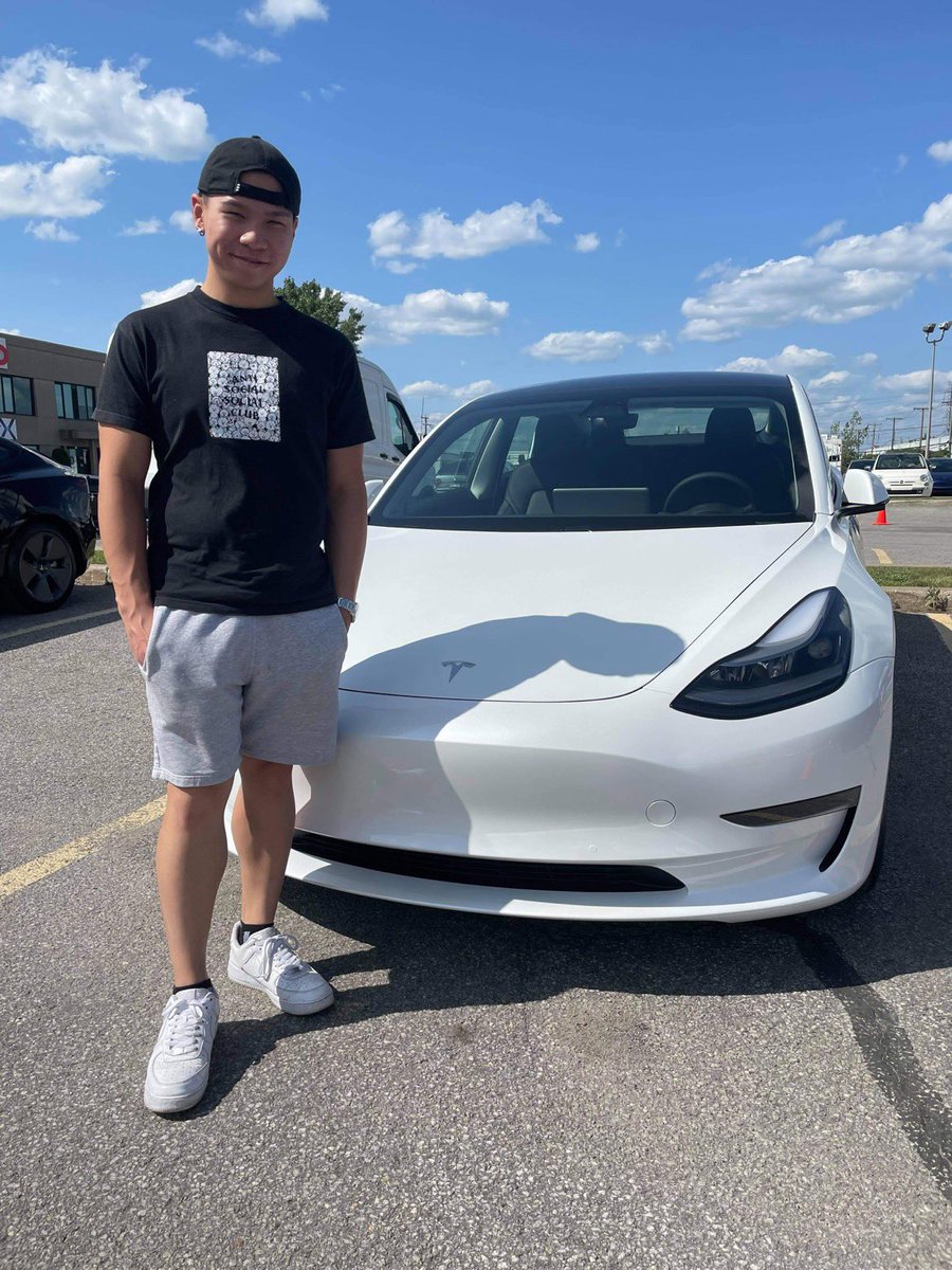 CoreTienZ's tweet photo. Officially a Tesla owner 🎉 https://t.co/8dp9uEmASV