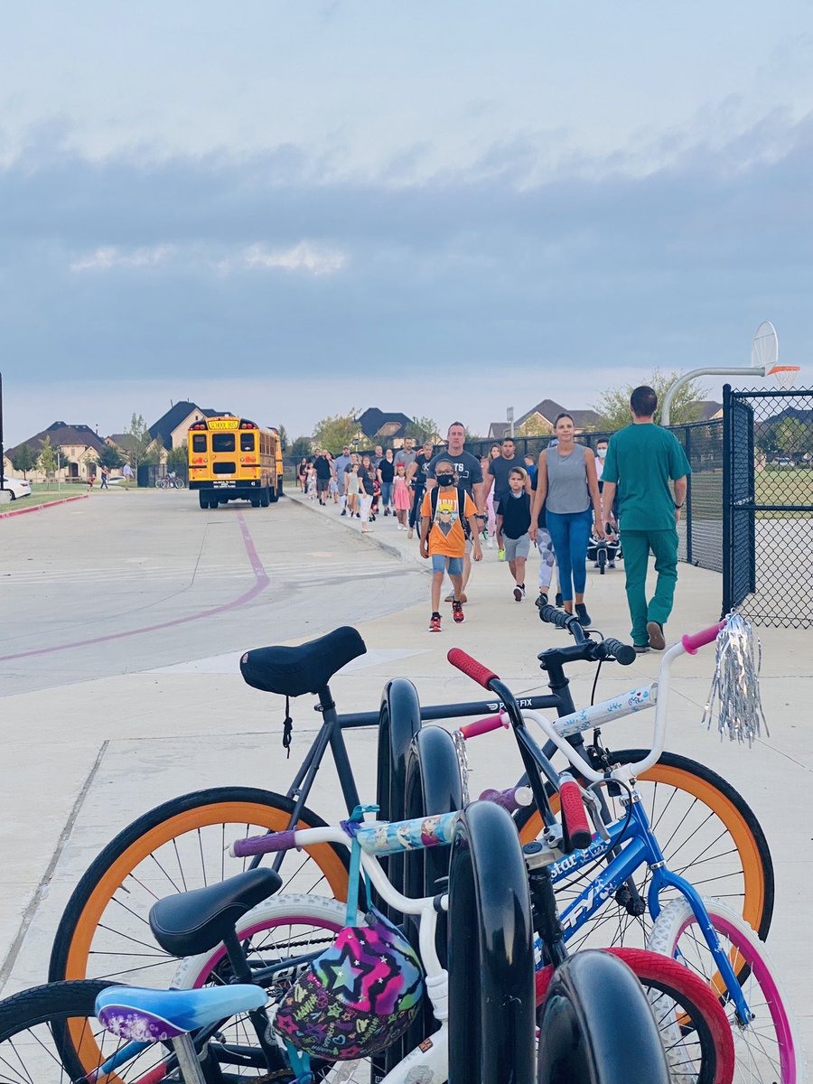 HarvestTexas's tweet photo. Happy first day of school @ArgyleISD 📚. We love having onsite schools 🥰 #eaglesfirstday https://t.co/rnF163laLX