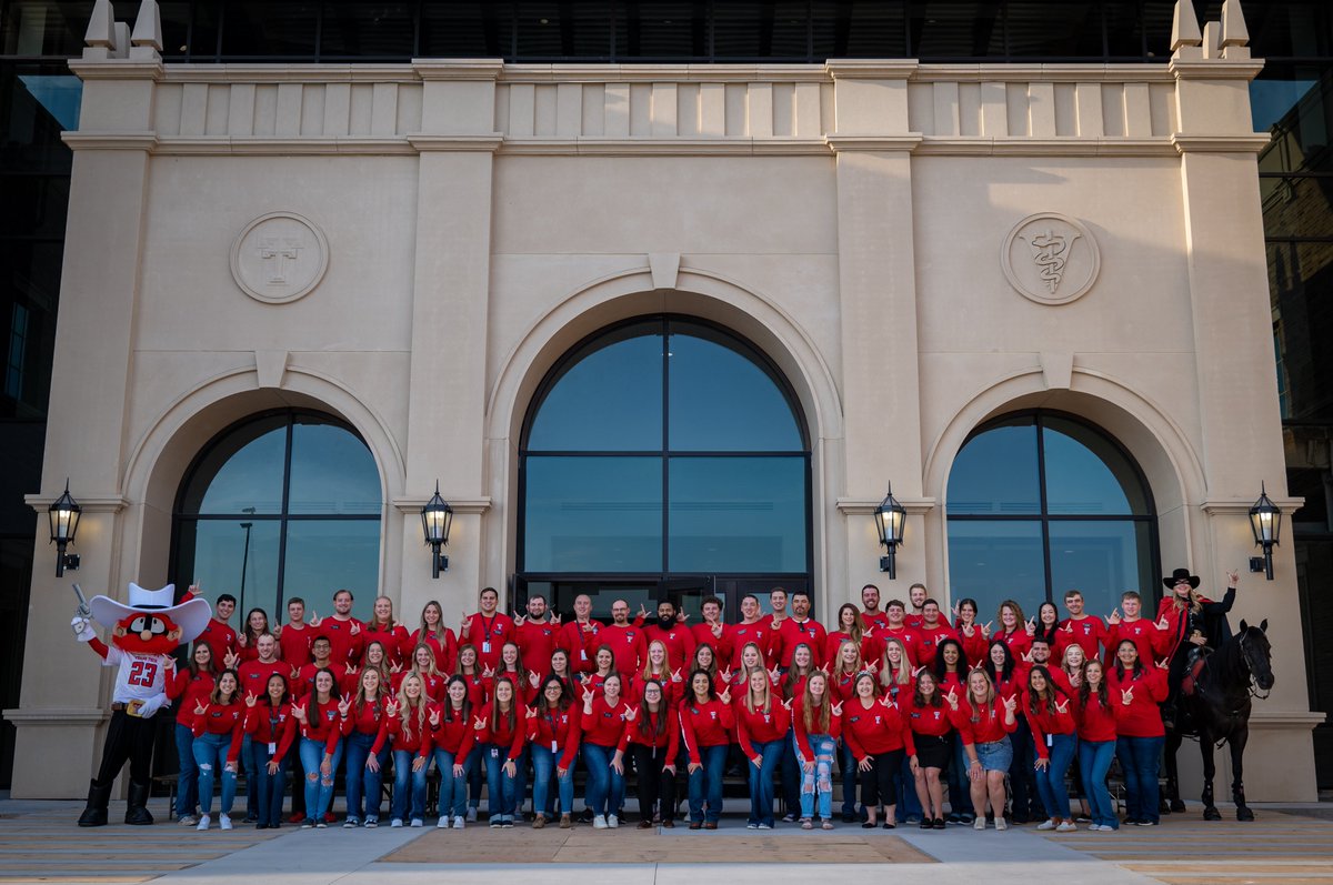 Up next in our college showcase is the School of Veterinary Medicine, which begins its first semester today!

Happy first day of school, <a href="/TTUVetMed/">Texas Tech School of Veterinary Medicine</a> Class of 2025! 

🔴#FromHereItsPossible⚫️