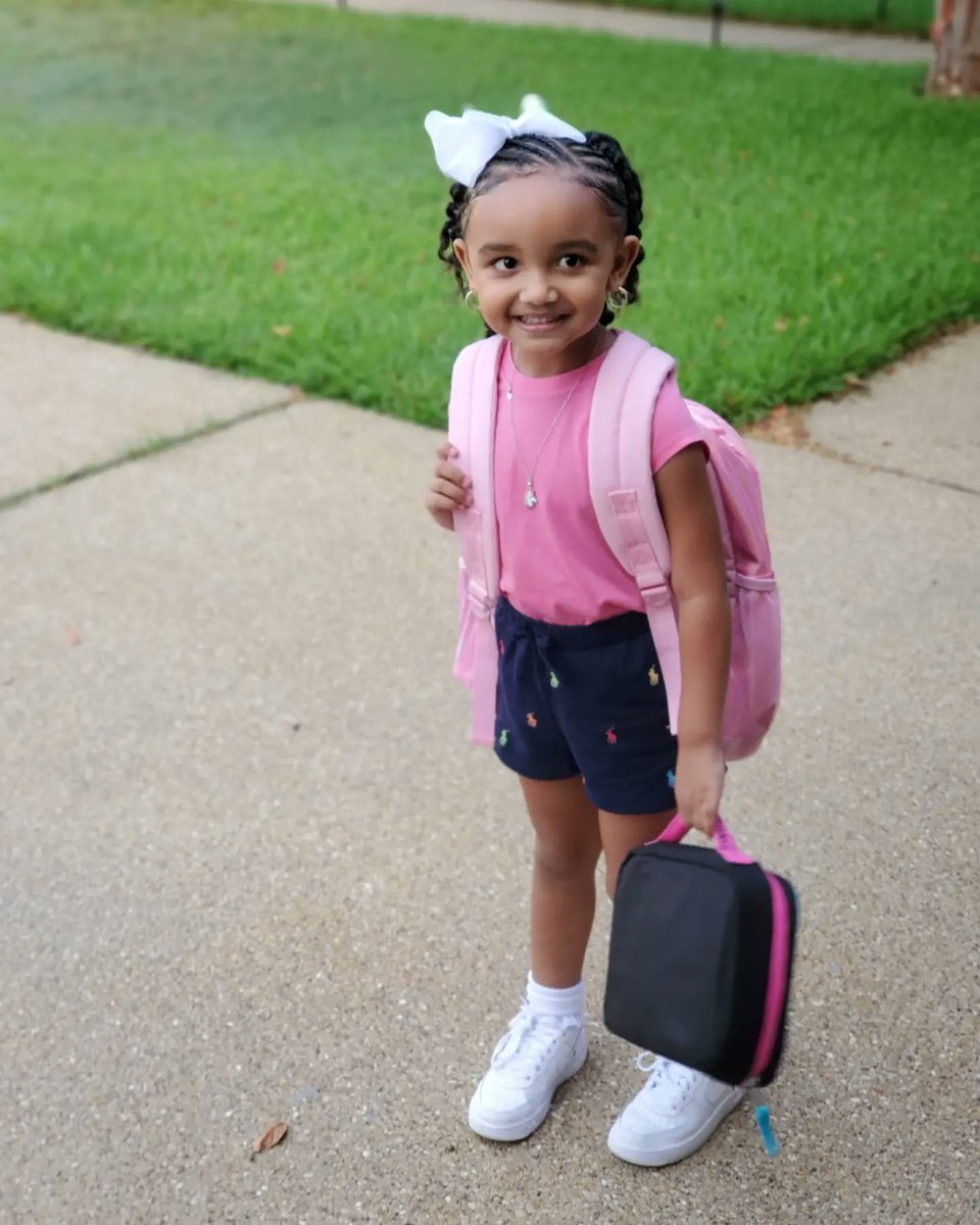 CoachJ_HAM's tweet photo. Aría heading off to school!!
#Day1 #LastOfTheCrew https://t.co/kH6041bt6E