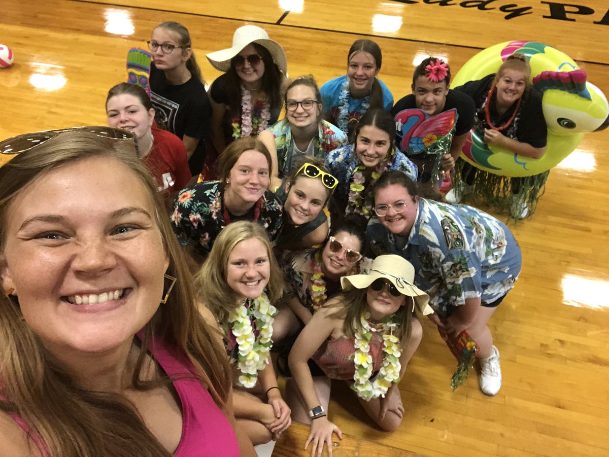 destiny_divine_'s tweet photo. Our last week of summer practices calls for SPIRIT WEEK! π Today is Beach Day! Complete with costumes, a dance off, lots of progress on our stunt groups, new cheers, tons of laugher, & a pool party after practice. ππ¦ #PHScheer #PantherPride https://t.co/R3ECwp98rE