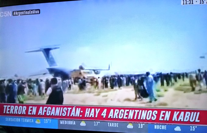 Adelfaisnotdead's tweet photo. No somos tan peligrosos los argentinos tampoco. https://t.co/ZL3dRspXpq