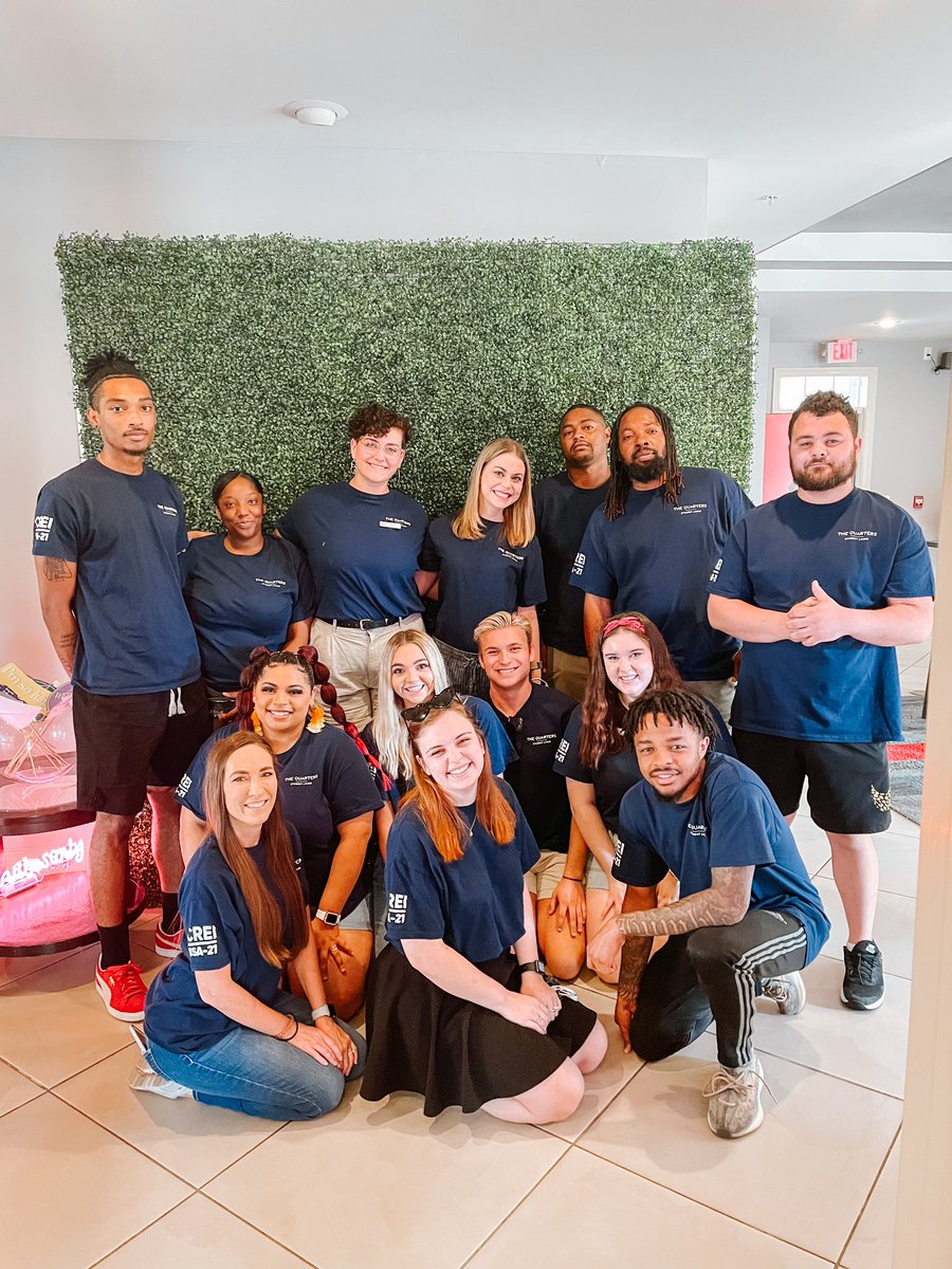 QuartersLaf's tweet photo. It’s finally Move In Day!!! 🎉 We can’t wait to finally meet you! Stop by the Clubhouse before 5 to pick up your keys and move in! https://t.co/uEjE7jZV7d