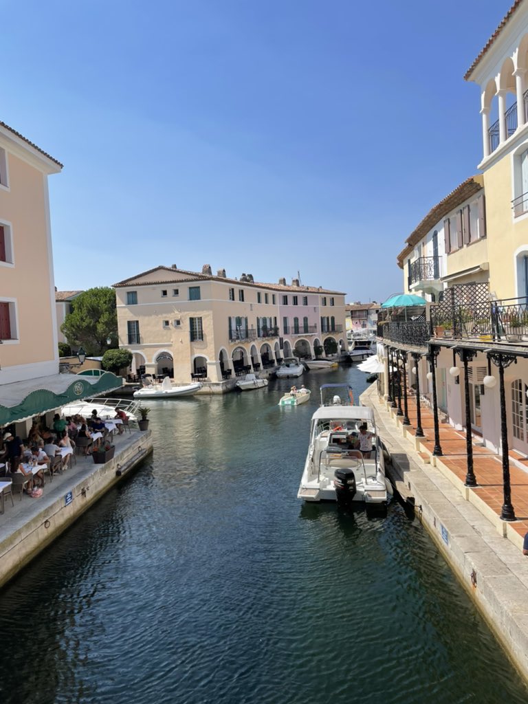 Exploring under the heat of the sun #PortGrimaud🇫🇷🇫🇷🇫🇷