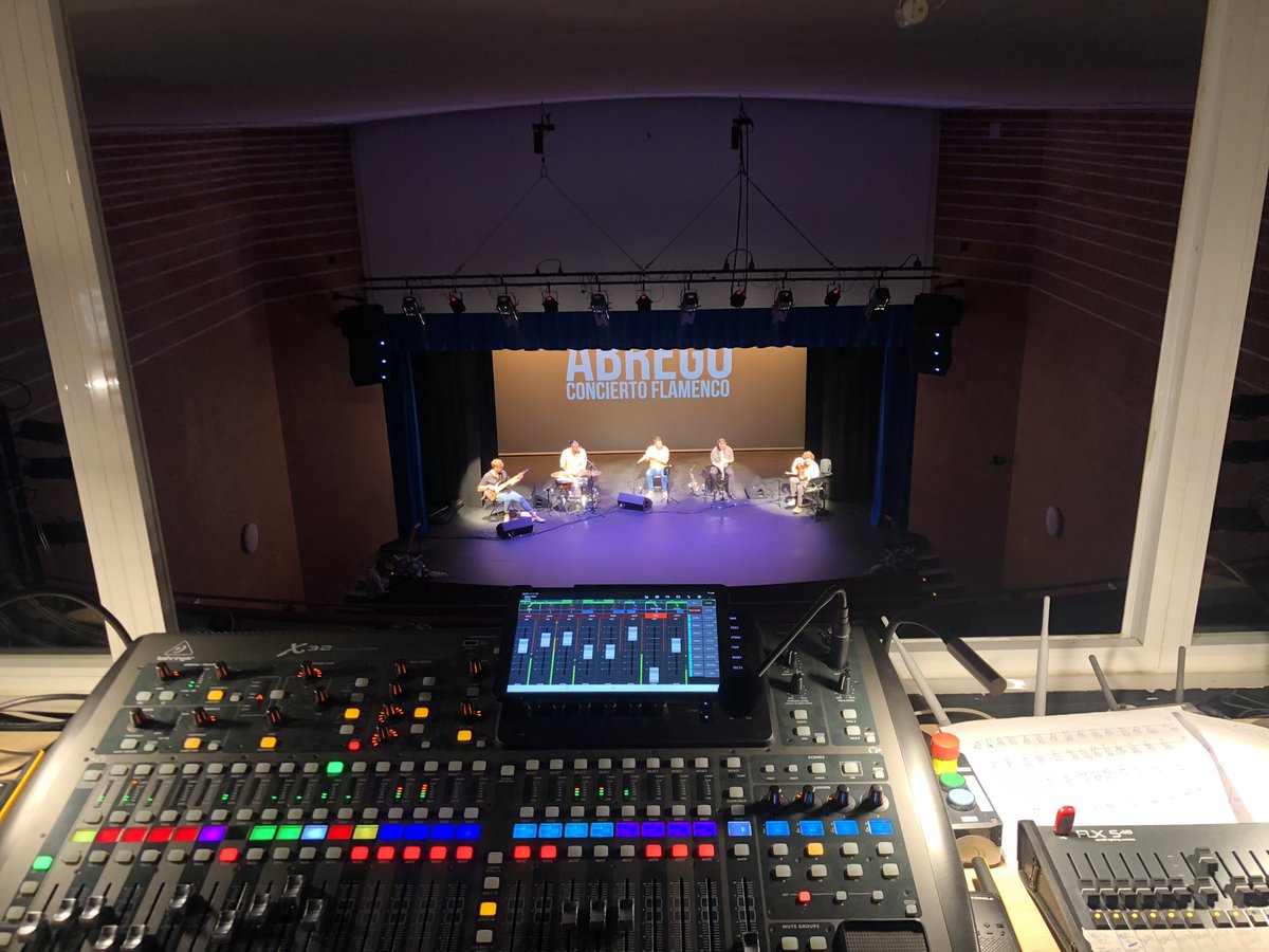 AudiovisionLL's tweet image. Ábrego… concierto flamenco. Maravilla de trabajo realizado.