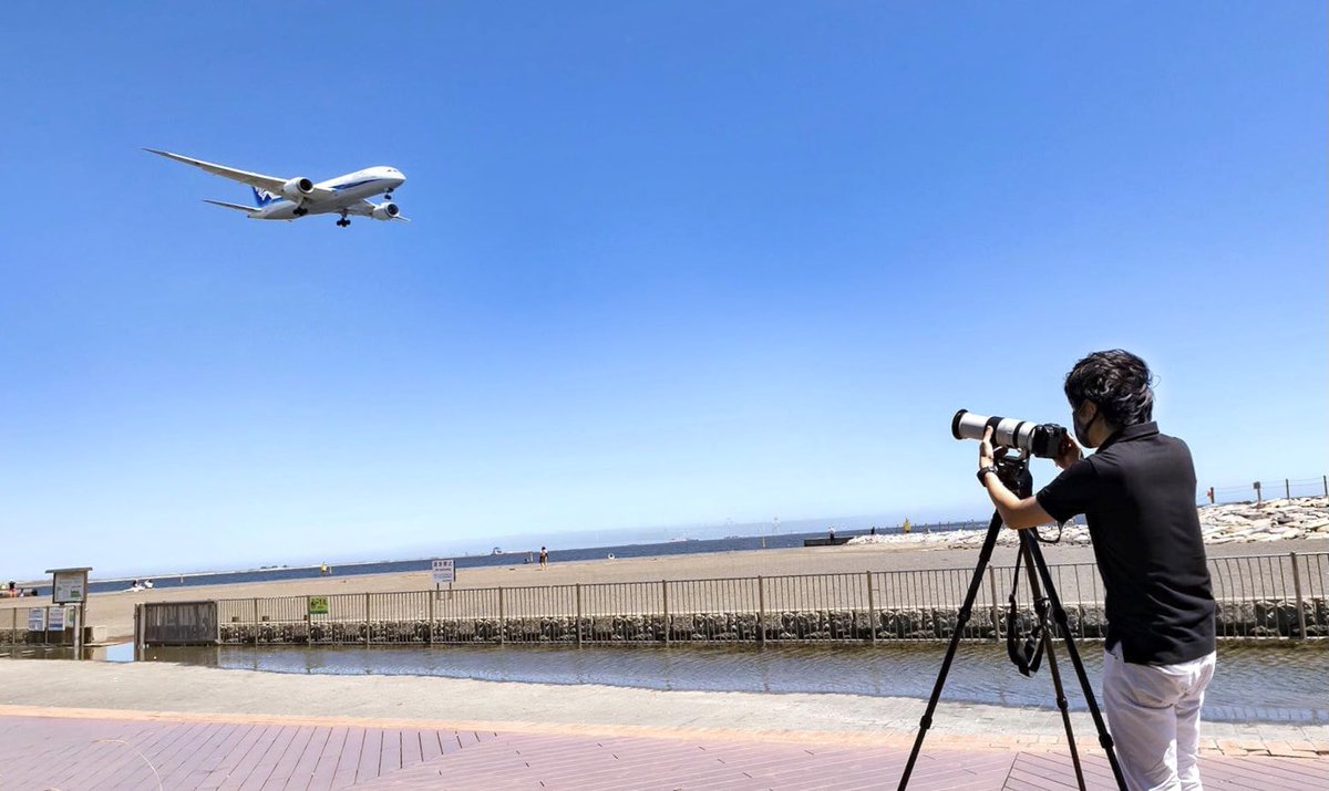 Leofoto LS284CEX を使ってボーイング787を撮影中。YouTubeの完成が楽しみです。公開されたら是非よろしくお願いします🙋🏻‍♂️ #leofoto #YouTube #b787 #airplane #aviation #ja821a #ls284cex #photographs