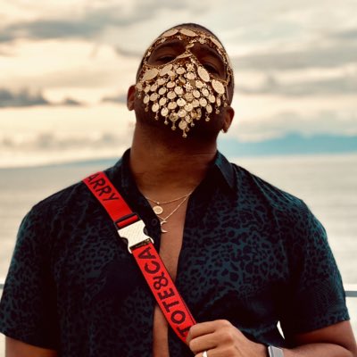 Stufona88's tweet photo. #NewProfilePic https://t.co/u8Xj0j5wVr