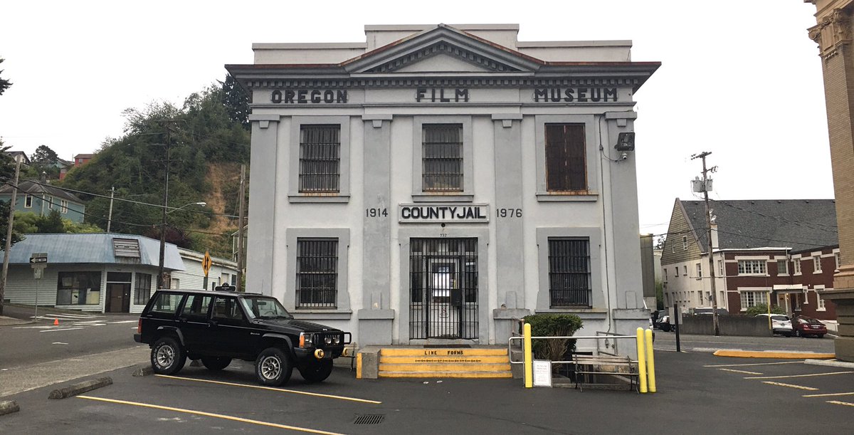 I seriously considered setting the parking lot on 🔥🔥🔥😂
#GooniesNeverSayDie