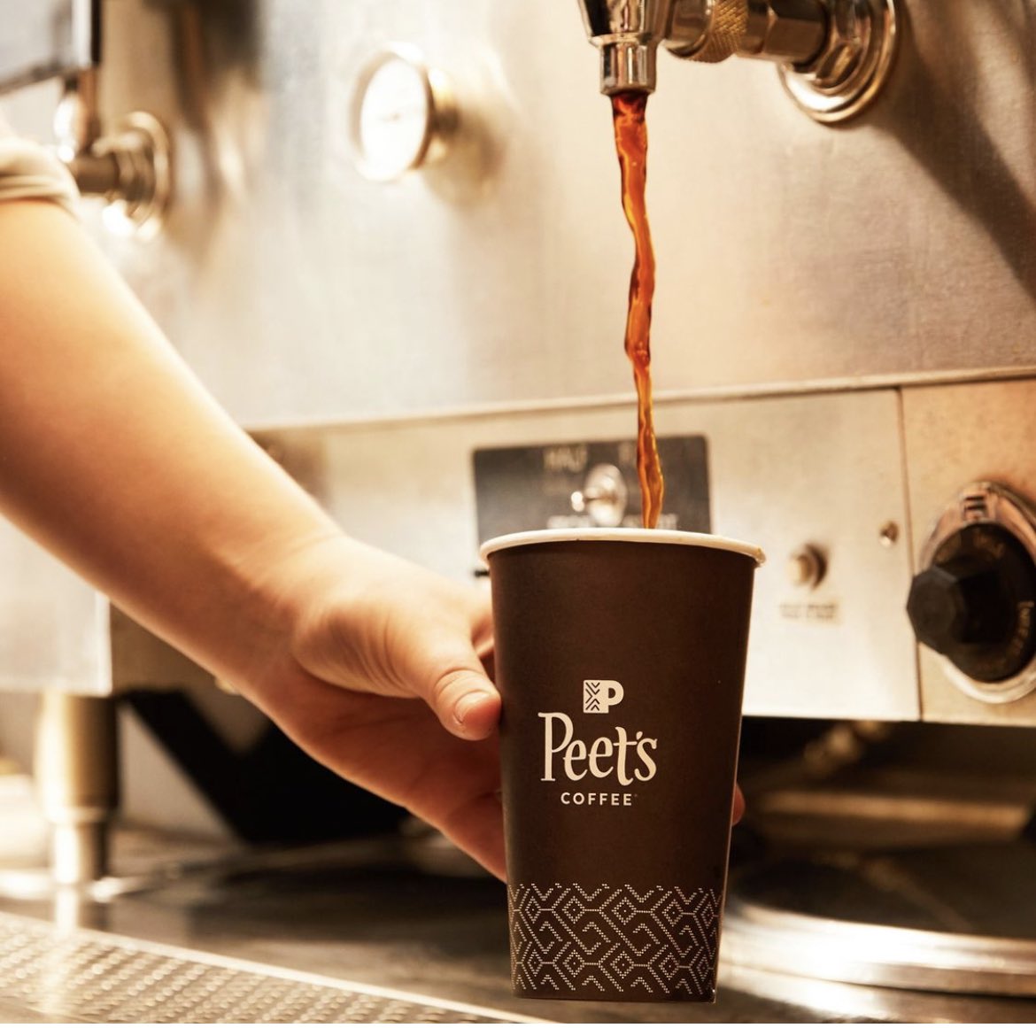 .<a href="/peetscoffee/">Peet's Coffee</a> Back to School kind of pour @peetscoffeeelkgrove #LagunaGateway #Coffee #Monday #BackToSchool