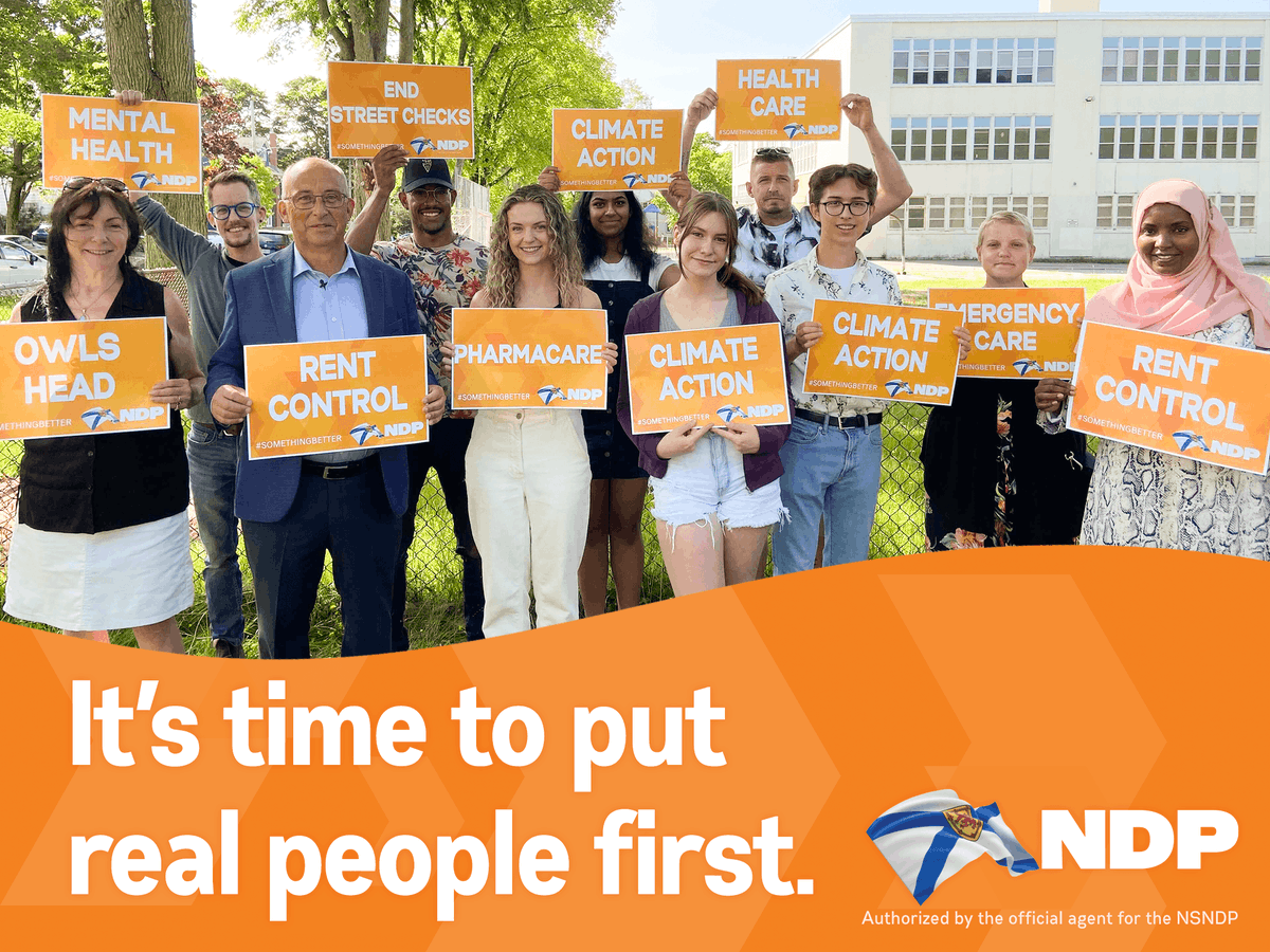 NSNDP's tweet image. Today, Gary was joined by many of the people we spoke to this campaign about the need for #somethingbetter.

Vote NDP and together we will put real people’s lives at the front and centre of government decisions.

ow.ly/OSWW50FRQOC

#nspoli
