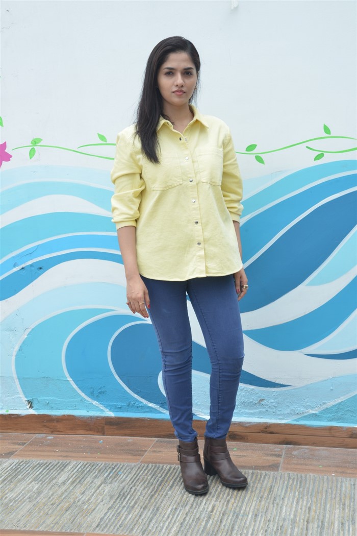 heyAndhra_com's tweet photo. Actress Sunaina Latest Stills
#Actress #TollywoodActress #Gallery #Sunaina #HeyAndhra
Full Album : https://t.co/TolXxSvLEC https://t.co/O580s08P47