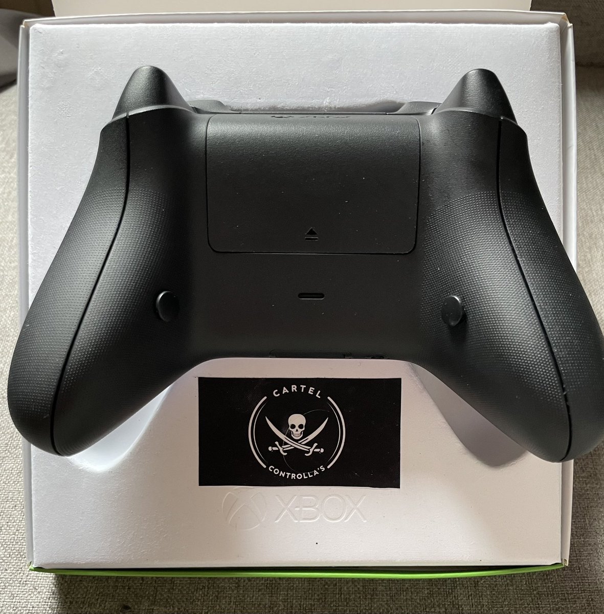 CartelControlla's tweet photo. Galaxy Series S/X Controlla with 2 Back Buttons for @GeniusGG_ Ready to be shipped 🔥😈 https://t.co/nEywj5JMW0