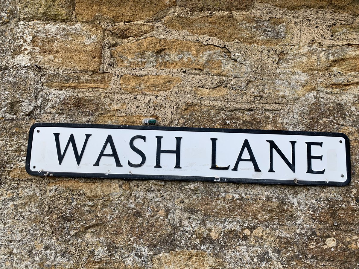 rhubarb2rhubarb's tweet photo. Loved finding this little piece of artwork #ROXS but no idea who to say thank you to! @MontacuteWI @nationaltrust #Montacute #Somerset https://t.co/9kji7XbSyr