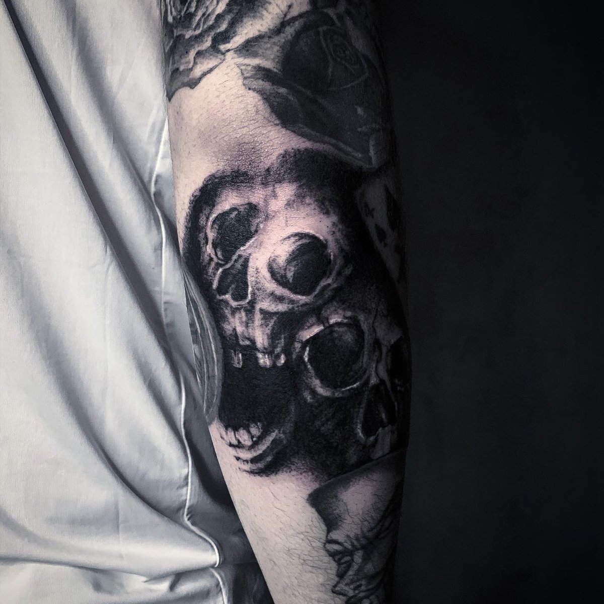 tattoo_Bcoco's tweet photo. 約１年ぶりのスタート
フリーハンドです

全部埋めてくよ💀で

#tattoo #タトゥー https://t.co/bkFzJVX8nJ