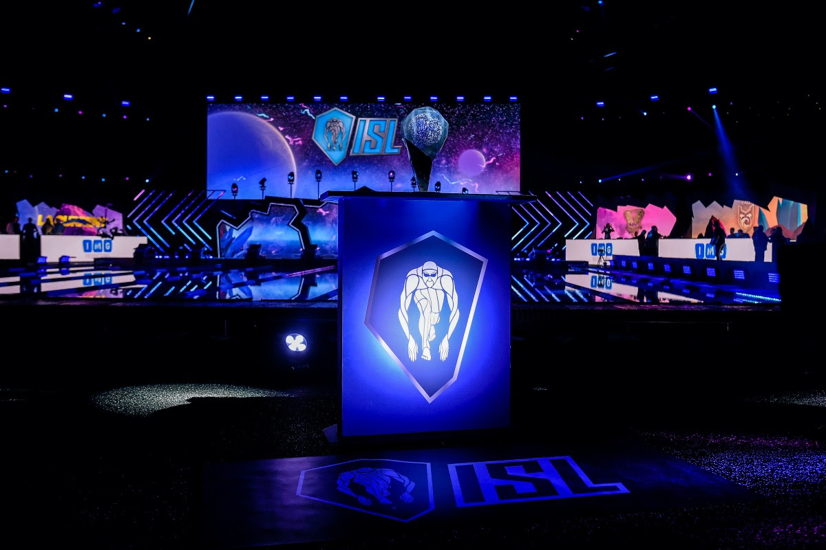 iswimleague's tweet photo. The International Swimming League is pleased to announce that Eindhoven has been chosen as the city to host the Play-off phase of ISL Season 3 – with the world’s best swimmers set to compete in the Dutch city from 11 to 28 November. https://t.co/cJ8K9INRvx #AquaPower #ISLSeason3 https://t.co/UhbECfFf72