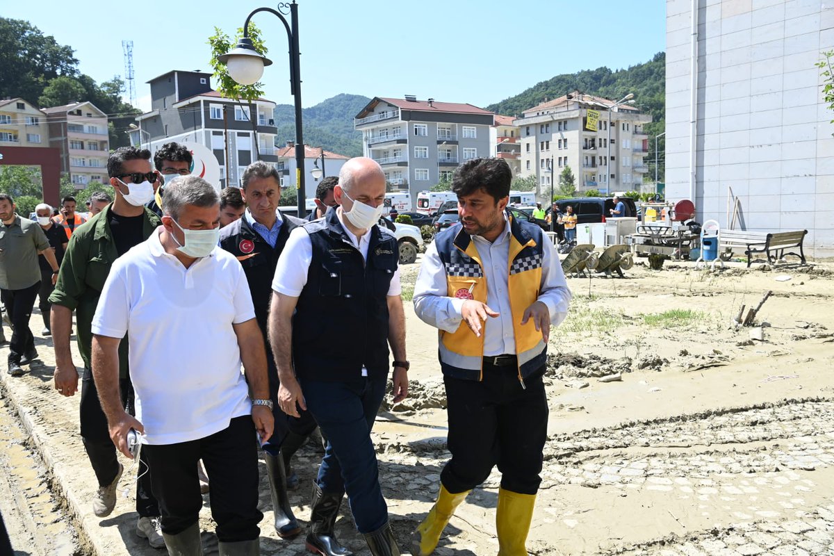akaraismailoglu's tweet photo. Selden etkilenen #Ayancık Devlet Hastanesi'nde incelemelerde bulunduk.

Hastanemizi tekrar vatandaşlarımızın hizmetine sunmak için hummalı bir çalışma yürütüyoruz. https://t.co/2XmOCkIJJq
