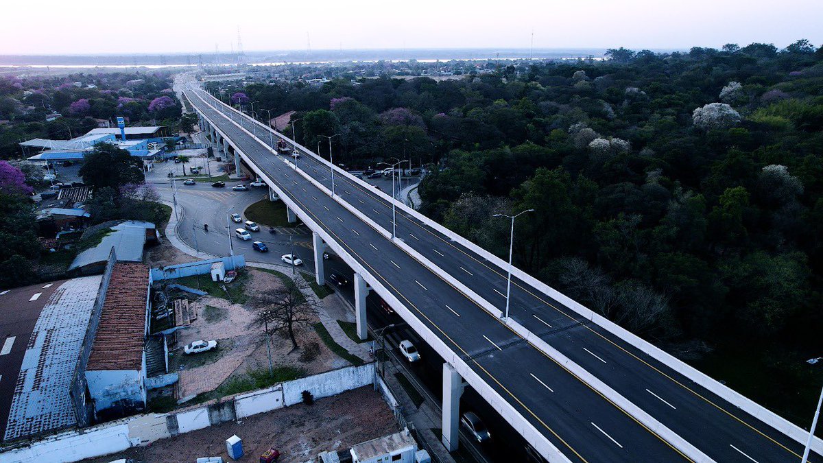 ArnoldoWiens's tweet image. Habilitado para el transito en sus 8 Carriles (4 arriba y 4 abajo) el Corredor Vial Botanico. @mopcparaguay @MaritoAbdo