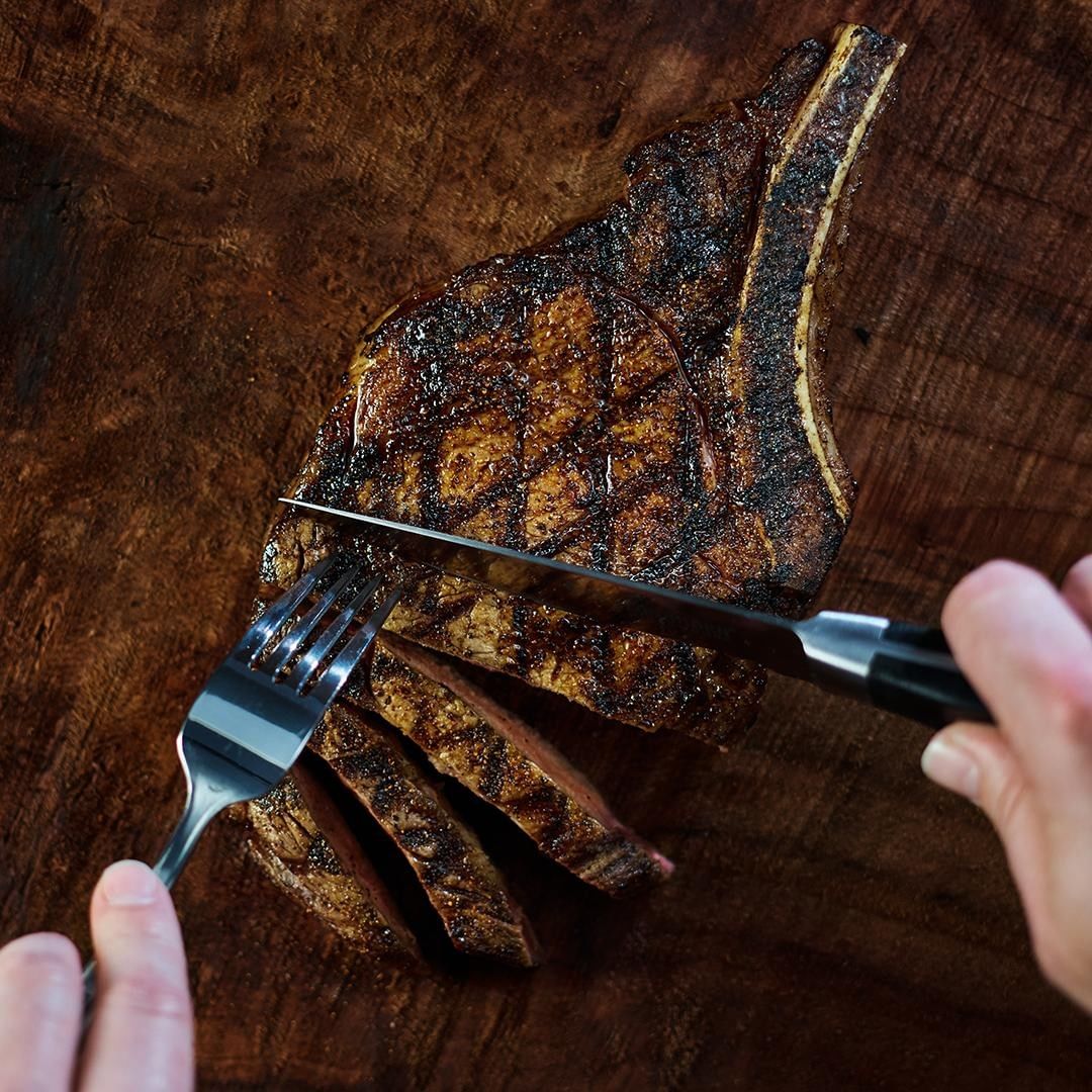 TorosManchester's tweet photo. Simply mouthwatering! So what time will you be dinning in?

GET 20% OFF your order use our website.
https://t.co/dzSPjnEv4K
*UNLIMITED USAGE. Offer applies to new and existing customers

#TorosManchester #Steakhouse #Foodporn #Food #Foodphotography https://t.co/m7BDkzbjTN
