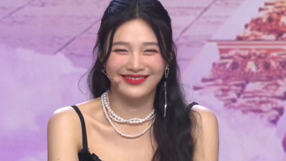 JOY IS PRETTIEST WHEN SHE SMILES AS ALWAYS!