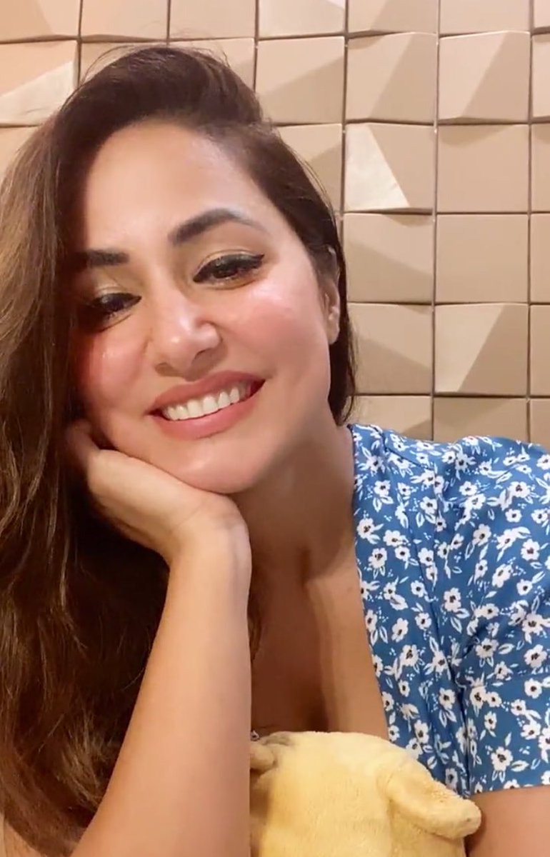 htcity's tweet photo. .@eyehinakhan celebrates 14 million fans on Instagram 

#HinaKhan #Instagram https://t.co/V3q5KnioQx