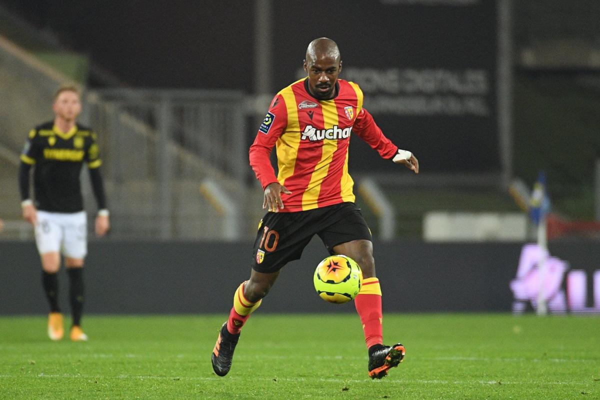 F/A ⚽
Poste principal: BU, MOC
Poste secondaire:DC

Âge: 18 ans 
Ancien club: Univers Lensois, PCS Vasilias, La Galaxie
Dispo: 5/7 (sauf imprévu)

Je suis dispo pour vocal, si y faut parler ou quoi. 

Voilà n'hésitez pas à me contacter ✅ #FIFA21 #Clubpro @ALCF_rhOoda