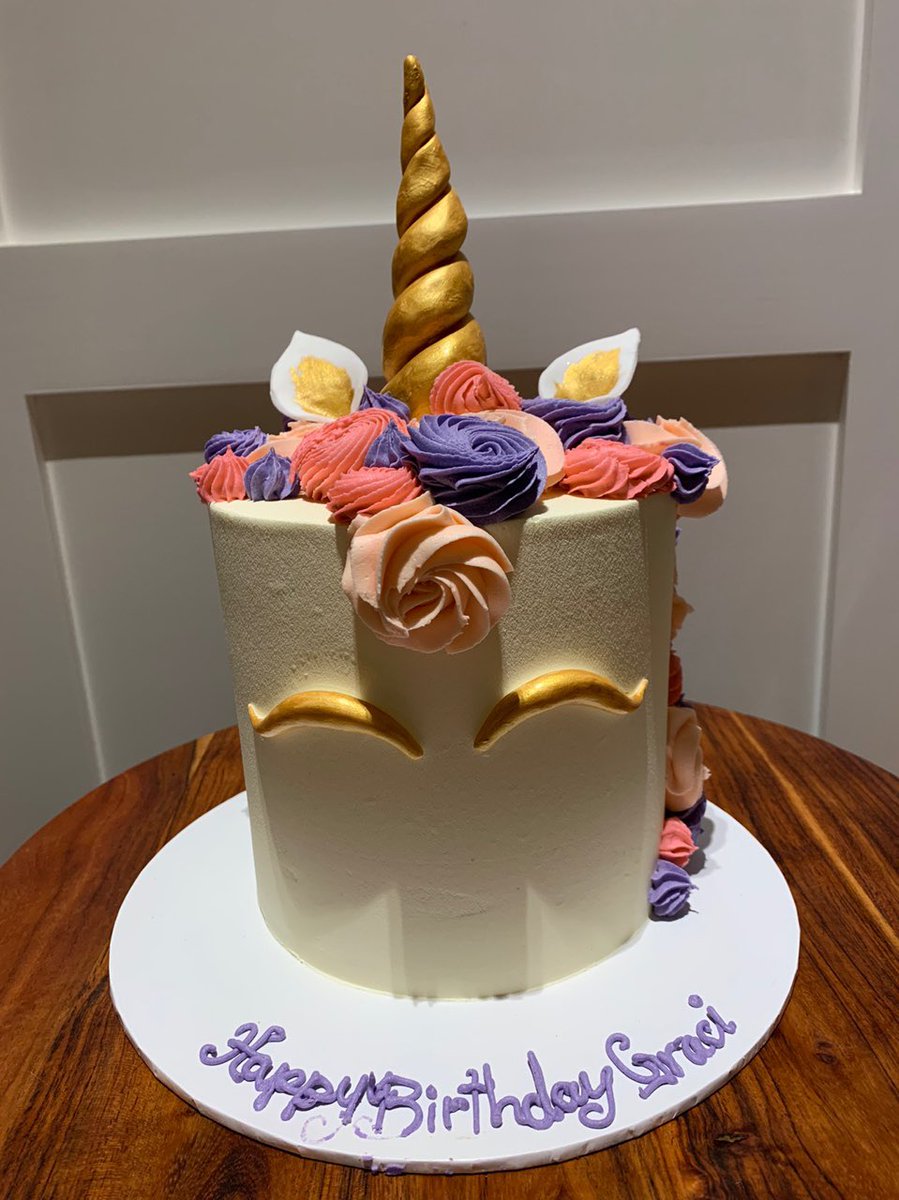 gracikim's tweet image. It’s my birthday so celebrating with a ⭐️GIVEAWAY!⭐️ Follow &amp;amp; RT and I’ll randomly pick 2 people at the end of the week to get a copy of my Korean witches book #TheLastFallenStar ⭐️🤍 And yes I got a double tiered unicorn cake because I’m 35 and that’s how I roll 🦄🦄🎂🎂