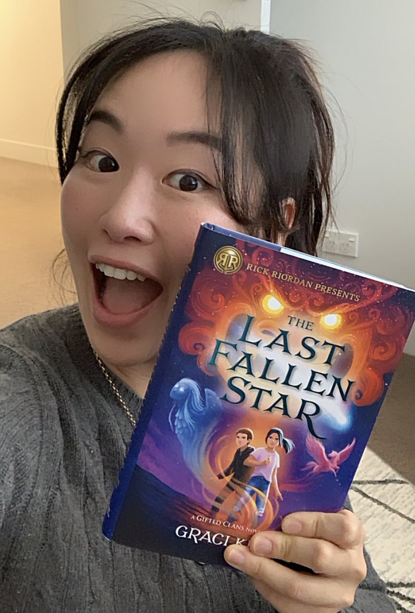 gracikim's tweet image. It’s my birthday so celebrating with a ⭐️GIVEAWAY!⭐️ Follow &amp;amp; RT and I’ll randomly pick 2 people at the end of the week to get a copy of my Korean witches book #TheLastFallenStar ⭐️🤍 And yes I got a double tiered unicorn cake because I’m 35 and that’s how I roll 🦄🦄🎂🎂