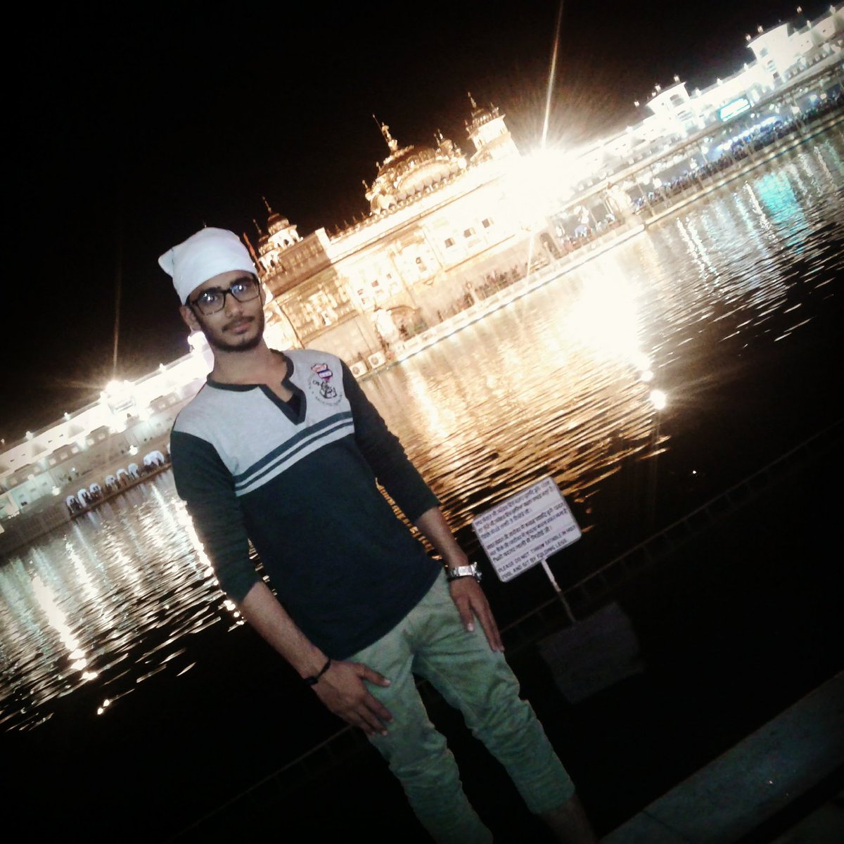 DEEP__KHATKAR's tweet photo. Goldan #Tample
#Amritser2019
#Wheguru
@Renu34850431
@Khushi65683848
@SANDEEP11031997
@PUSHPEN34730782 https://t.co/p5ULgzyd00
