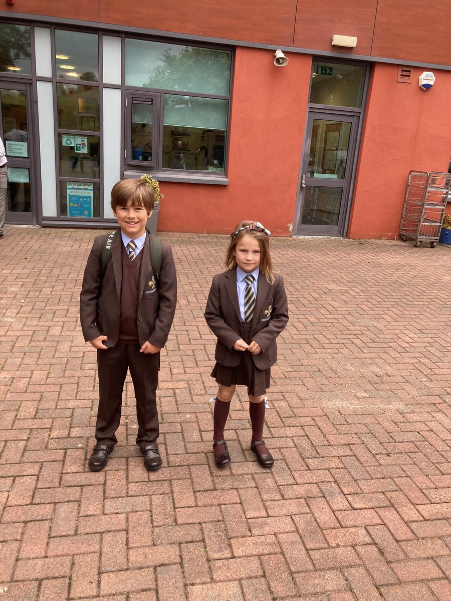 angelapple1976's tweet photo. Happy to be at back to school today Luc P5 and Ayla P2 @StFillansPS https://t.co/VFcAyYBSSQ