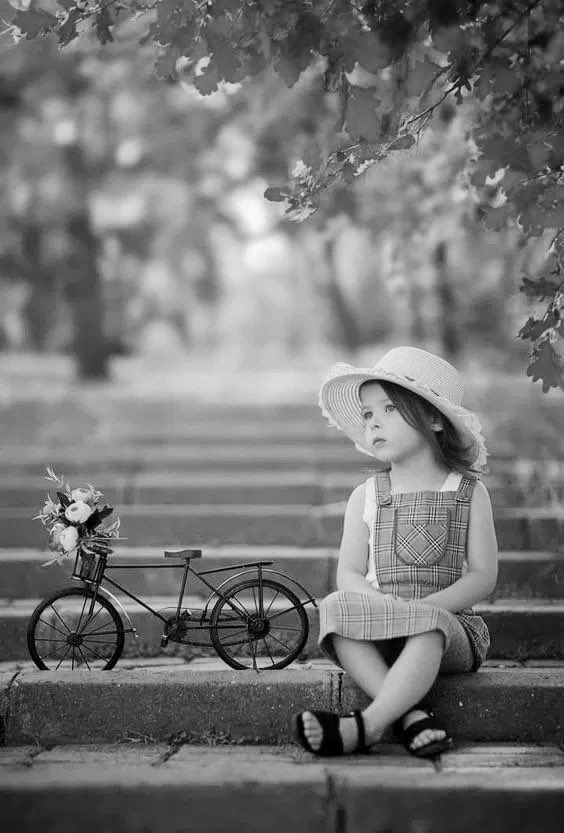 َ

َ

ما أقسـاه من #شعــور ..'
عندما تكـون عاجـز عن #الإبتعاد ..'
وممنوع من #الاقـتـراب ..' 

َ