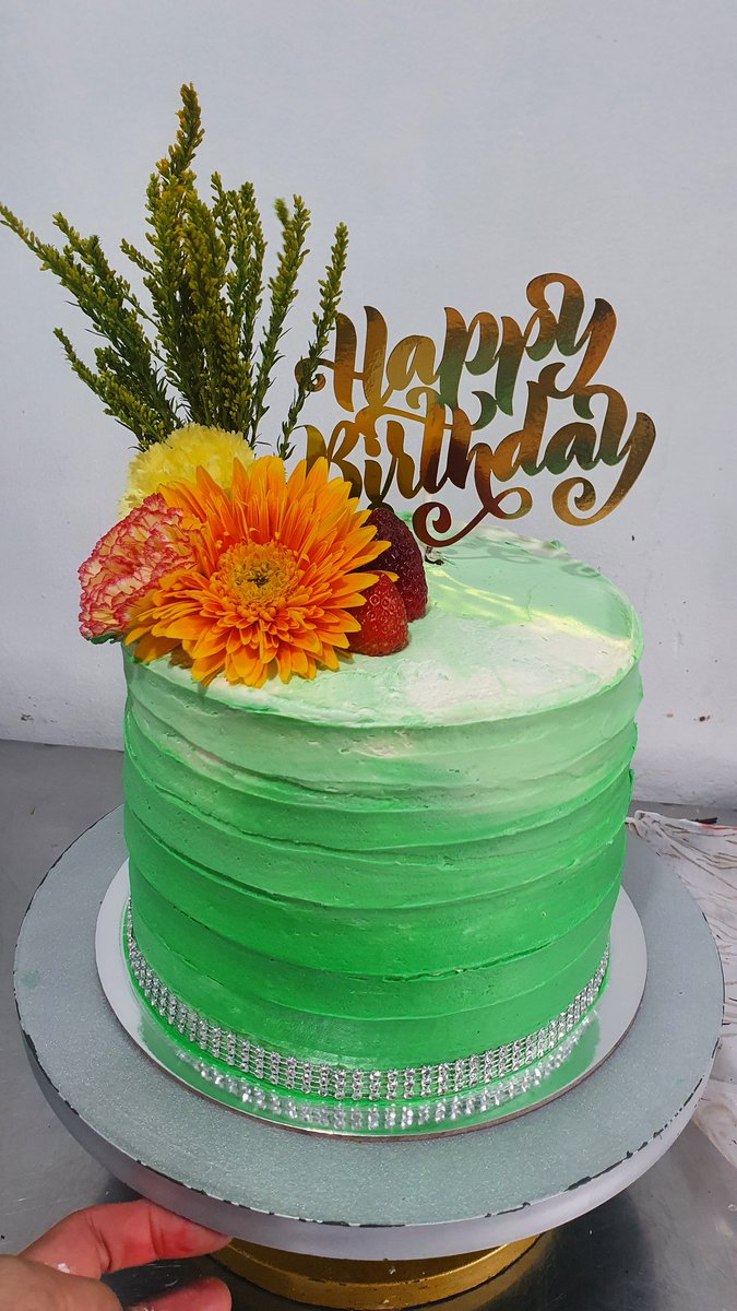 justbakecoz's tweet image. Money pull out cake by #justbakecoz