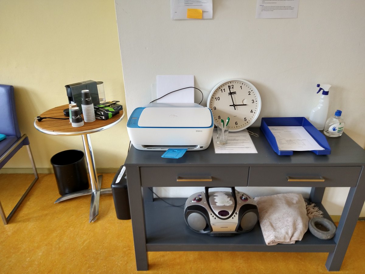 Vlak voor de zomer waren we voor een teamvergadering bijeen in Dorpshuis Over Entinghe in Dwingeloo. Ze hebben er ook 4 mooie flexwerkplekken beschikbaar, met faciliteiten zoals een beeldscherm, printer en koffieapparaat. De prijs is € 7.50 per dagdeel. 
overentinghe.nl