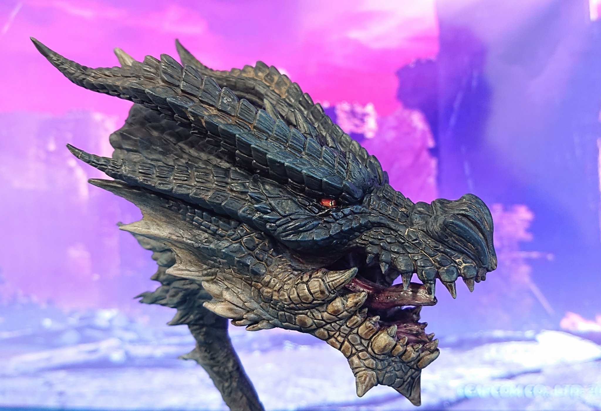 東洋のキッチャイ ミラボレアスヘッド完成しました 少し違和感を感じた人がいるかもしれませんが 作ったのは15周年記念の ミラボレアスです クリエイターズモデルが待ちきれないのでヘッドモデルにしちゃいました ミラボレアス