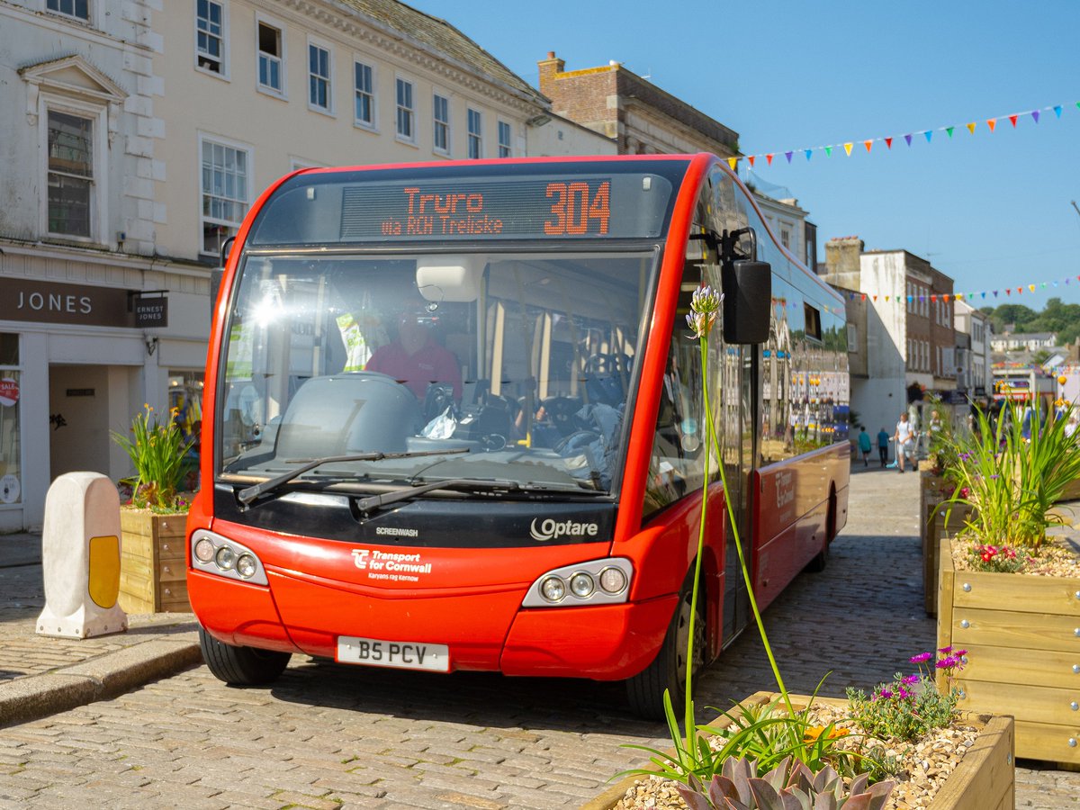 Government has recently pledged £3 bn in funding to help improve bus networks (National Bus Strategy). Truro businesses please complete this survey about the buses by 27 Aug. Thank you. letstalk.cornwall.gov.uk/cornwalls-bus-…. #Trurohour <a href="/TruroHour/">#TruroHour</a> 

Photo credit: Paul Richards <a href="/pr4photos/">Paul Richards</a>