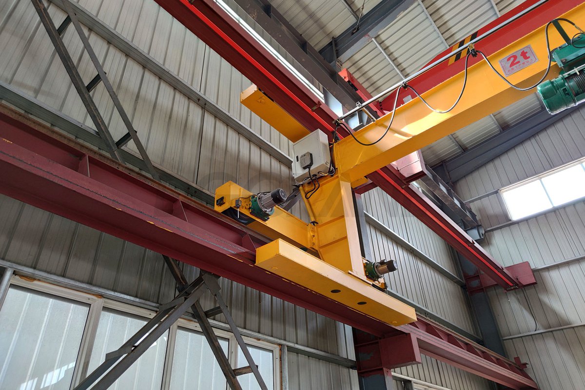 DGCRANES's tweet image. Wall travelling #JibCrane provides long lateral movement of materials without taking up floor space or interfering with large overhead cranes.

#DGCRANE #JibHoist  #CantileverCrane  #WallCrane #productivity #manufacturing #industrial  #crane