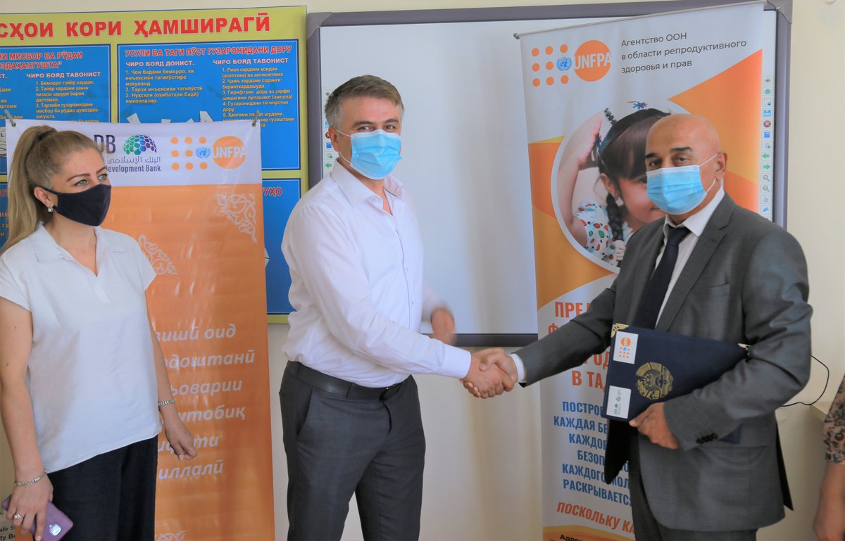 UNFPATajikistan's tweet image. #UNFPATajikistan and #IslamicDevelopmentBank #IsDB handed over furniture and air conditions to equip obstetric department of medical colleagues of Danghara and Kulob in the framework of the joint Project - Improvement of maternal and child health services in districts of Khatlon.