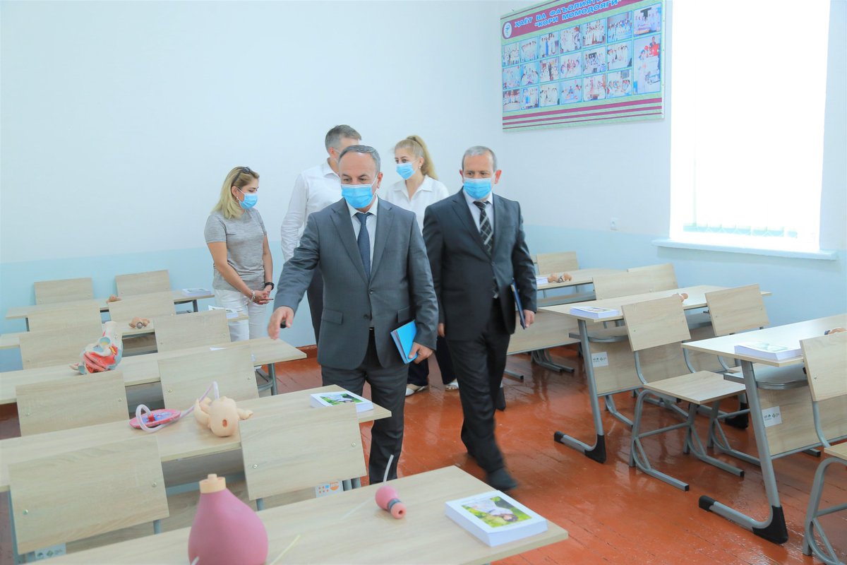 UNFPATajikistan's tweet image. #UNFPATajikistan and #IslamicDevelopmentBank #IsDB handed over furniture and air conditions to equip obstetric department of medical colleagues of Danghara and Kulob in the framework of the joint Project - Improvement of maternal and child health services in districts of Khatlon.