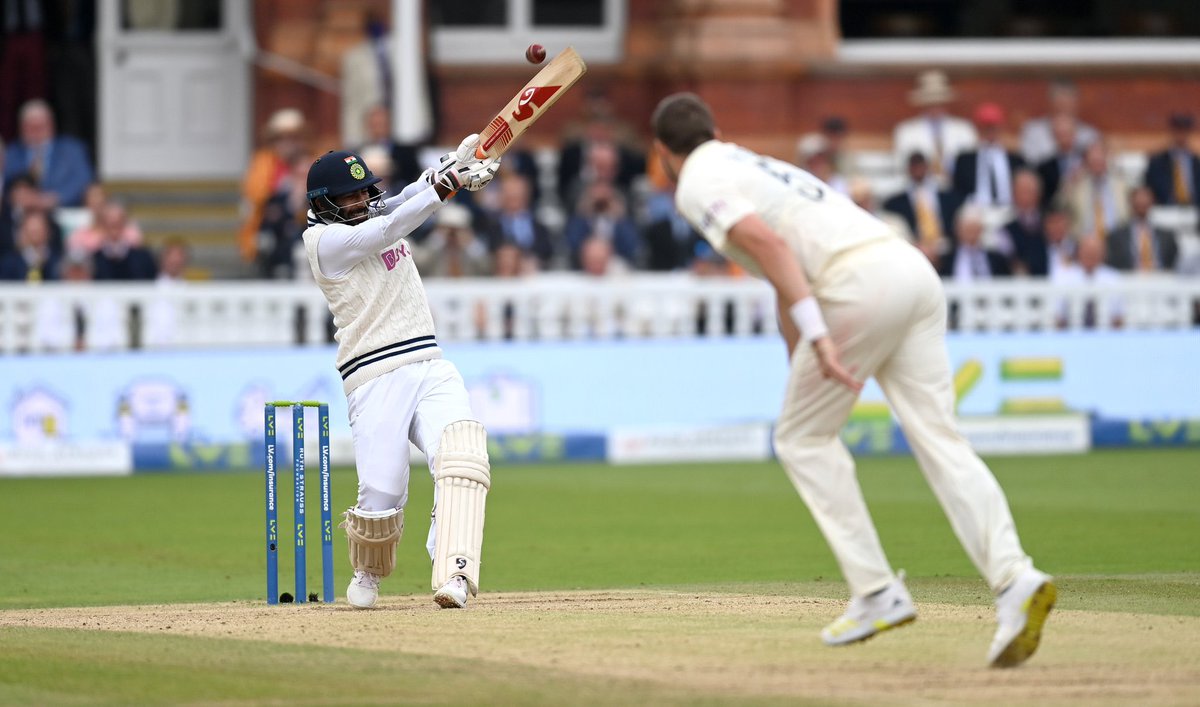 VVSLaxman281's tweet photo. Waah ! Mazaa aa gaya. 
What a wonderful partnership between Shami and Bumrah. They may not have the best of techniques but from experience i Can say that bowlers have a big heart. And Ishant, Shami and Bumrah have displayed just that today at a decisive stage in the #LordsTest . https://t.co/y72j3BRdpB