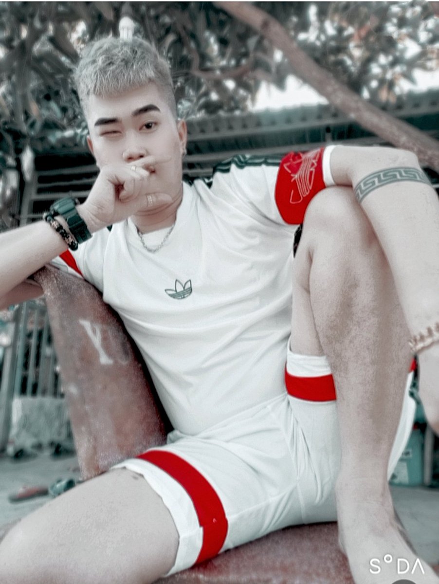 Gió đưa cành trúc sau hè
Đụ e có cái ... Ai dè có con