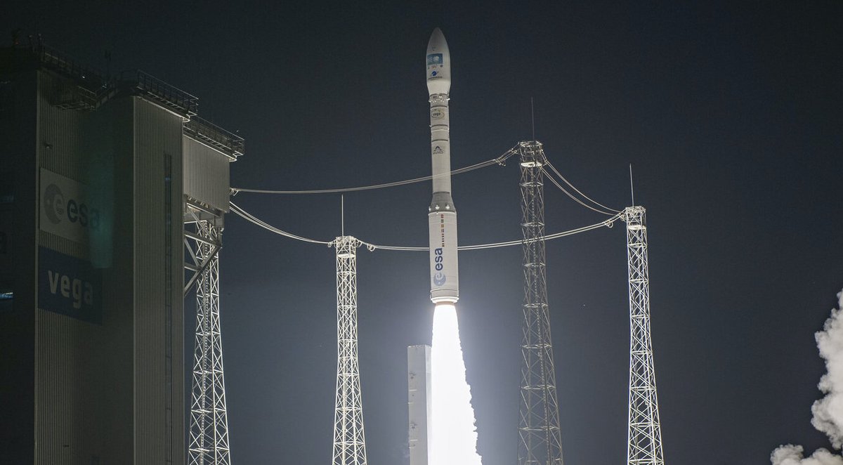 📺Tune in to #ESAwebTV tonight/early tomorrow morning, from 02:37 BST/03:37 CEST on 17 August, to watch the <a href="/vega_sts/">Vega Space Transportation System</a> #VV19 launch live! More details 👉esa.int/Enabling_Suppo…