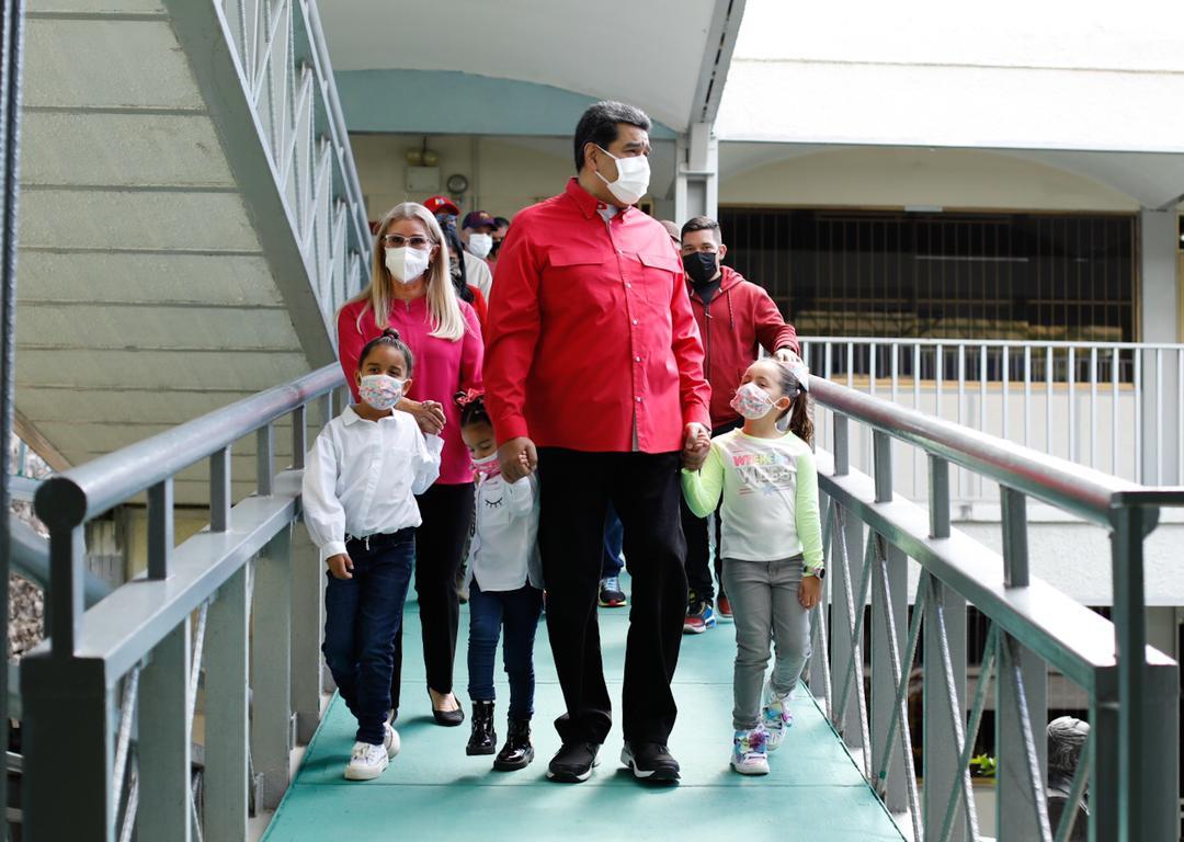 Inicia la semana de flexibilización económica y segura, del #16Ago al #22Ago, bajo el exitoso método 7+7. Mantengamos presente todas las medidas de prevención y bioseguridad. ¡Cuidémonos y cuidemos a la familia, al amigo, amiga, a todos! ¡Máxima Conciencia!