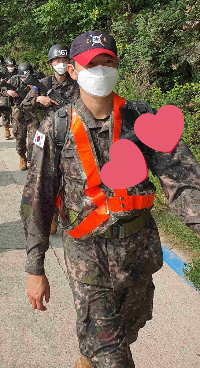 psjsarang's tweet photo. 얘들아 ㄴㅋㅋㅋㅋㅋ https://t.co/CRfiukYkWR