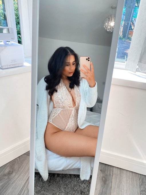 Link in bio for exclusive content babe 😜💕 #onlyfans #onlyfansgirl #lingerie https://t.co/Tnfxw6SXAM