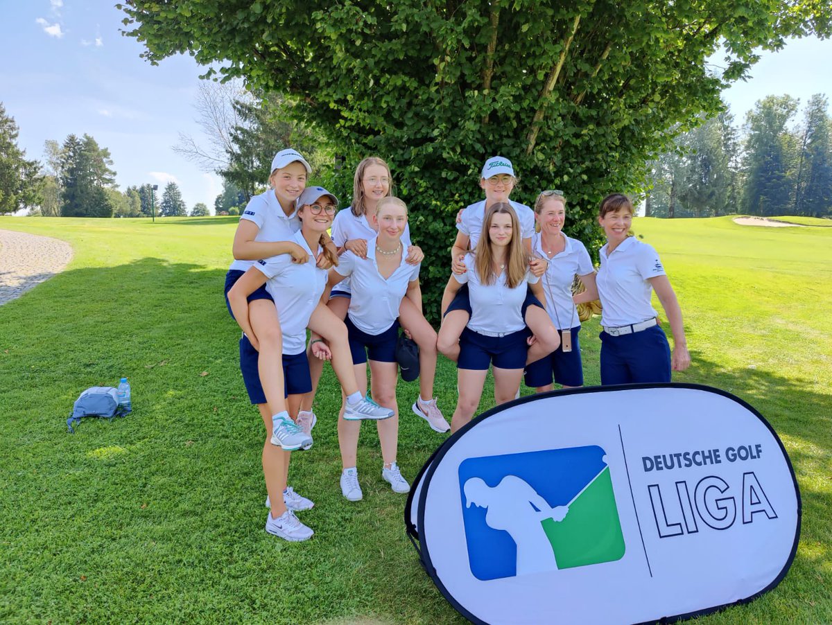hempel_sophie's tweet photo. German golf team season is over and  it was better than ever. We got the overall win for this season and I shot my personal best with -5 (67) last week.  
Looking forward to kick off the season with my lions! @Lion_Athletics @Lion_WGolf https://t.co/cTbdqcBdLA