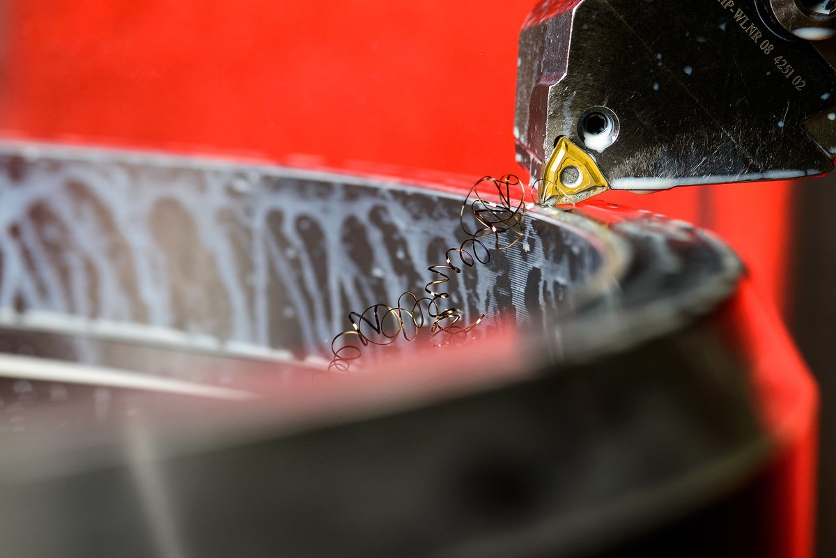 GroupMatador's tweet photo. To ensure the highest precision of processed components, we regularly conduct laser compensation inspections of the machines and their tools. This way we make sure that every project is completed with top class accuracy that exactly meets your requirements. #engineering #machine https://t.co/OET2WCHtup